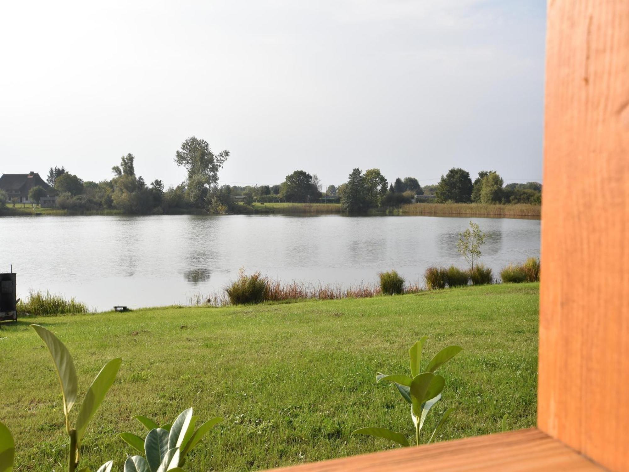 Enchanting Holiday Home By The Lake In Ruehn Ruhn Exterior foto